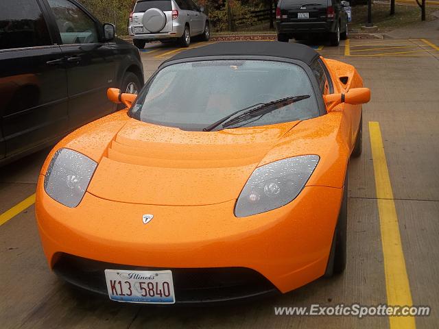 Tesla Roadster spotted in Oglesby, Illinois