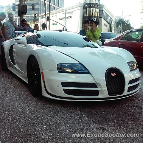 Bugatti Veyron spotted in Beverly hills, California