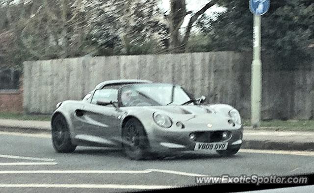 Lotus Elise spotted in Winnersh, United Kingdom