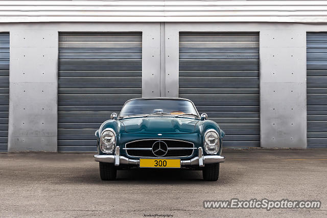 Mercedes 300SL spotted in Rosh Haayin, Israel