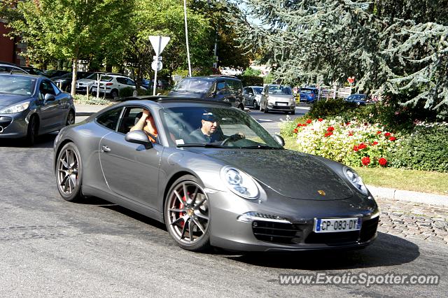 Porsche 911 spotted in La Roche, France