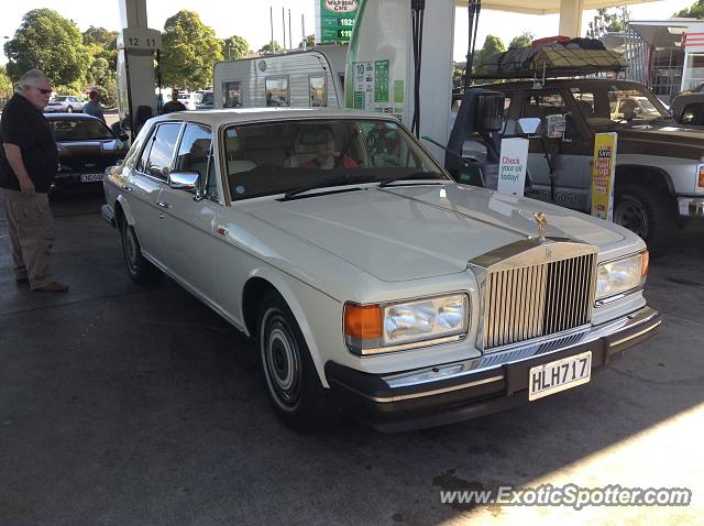 Rolls-Royce Silver Spirit spotted in Drury, Auckland, New Zealand