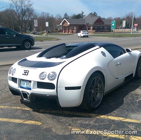 Bugatti Veyron spotted in Detroit, Michigan