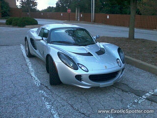 Lotus Elise spotted in Richmond Heights, Missouri