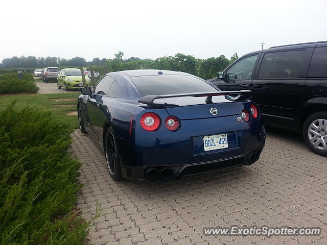 Nissan GT-R spotted in Niagara Falls, Canada