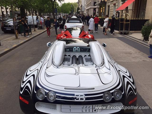 Bugatti Veyron spotted in Paris, France