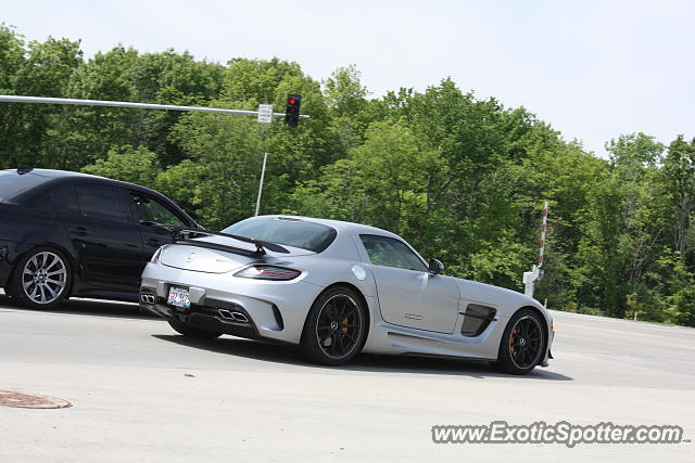 Mercedes SLS AMG spotted in Lake Forest, Illinois