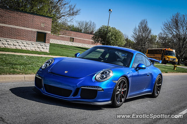 Porsche 911 GT3 spotted in Overland Park, Kansas