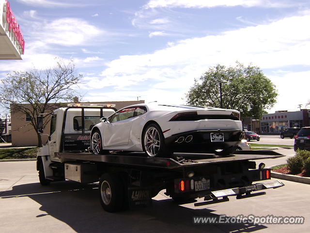Lamborghini Huracan spotted in Downers Grove, Illinois