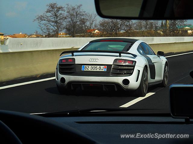 Audi R8 spotted in Highway, France