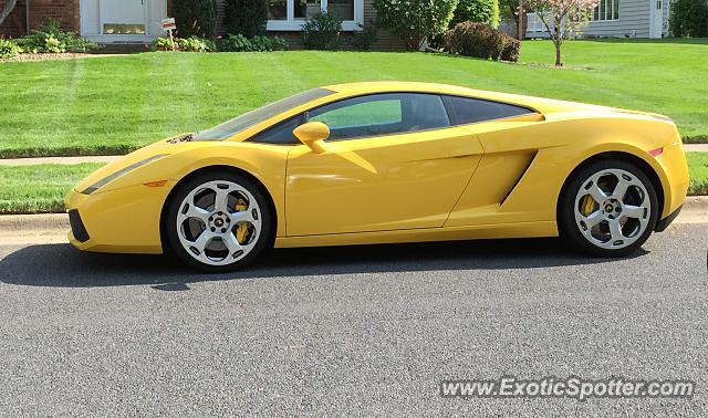 Lamborghini Gallardo spotted in Peoria, Illinois