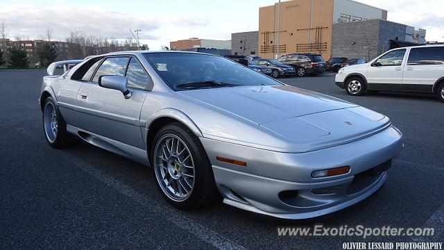 Lotus Esprit spotted in Boucherville, Canada