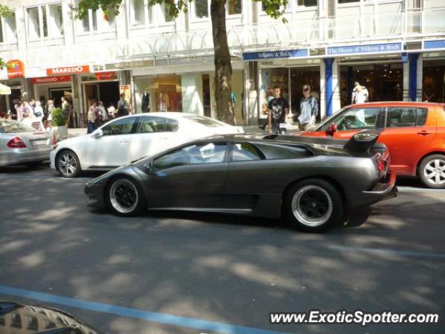 Lamborghini Diablo spotted in Düsseldorf, Germany