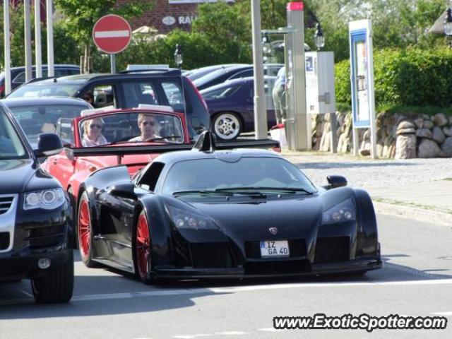 Gumpert Apollo spotted in Hamburg, Germany