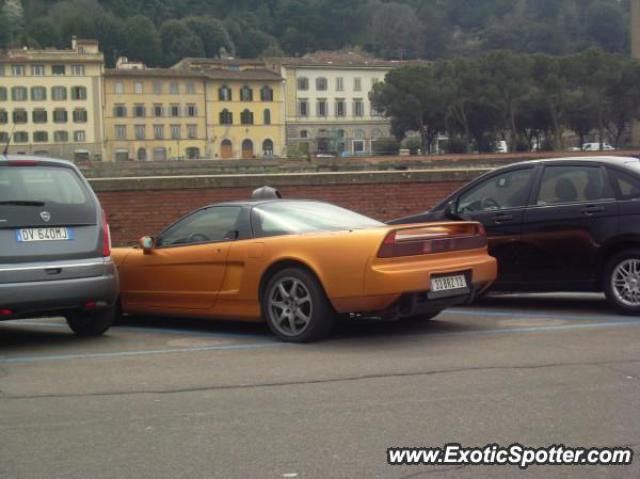 Acura NSX spotted in Firenze, Italy