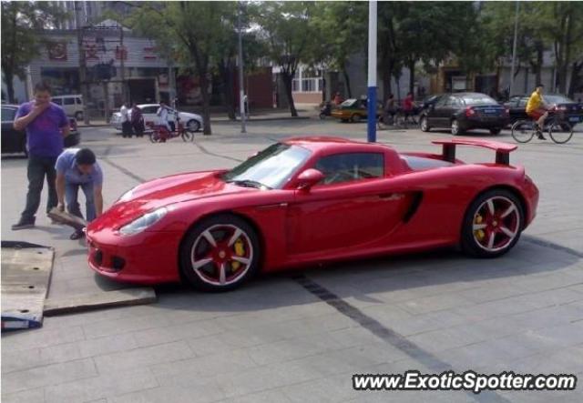 Porsche Carrera GT spotted in BeiJing, China