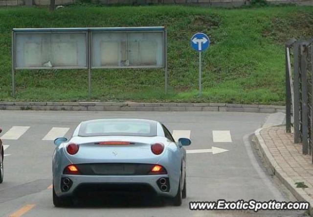 Ferrari California spotted in Beijing, China