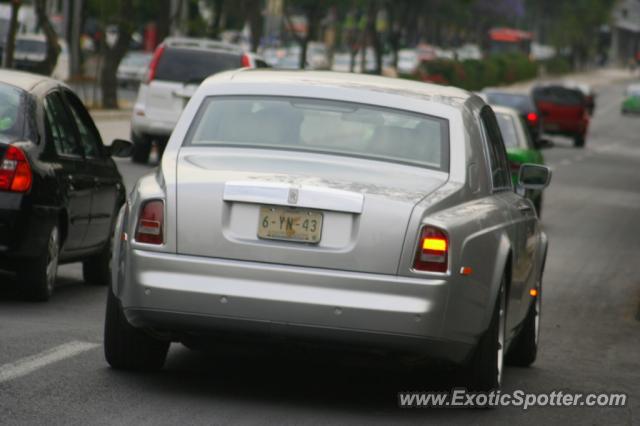 Rolls Royce Phantom spotted in Mexico City, Mexico