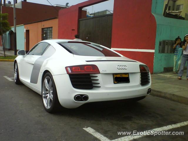 Audi R8 spotted in Lima, Peru