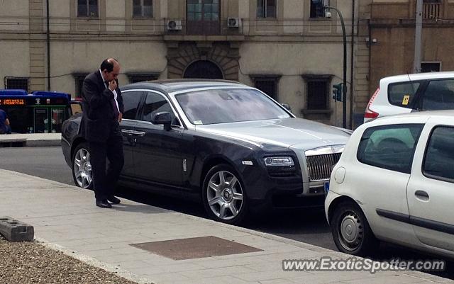 Rolls-Royce Ghost spotted in Florence, Italy