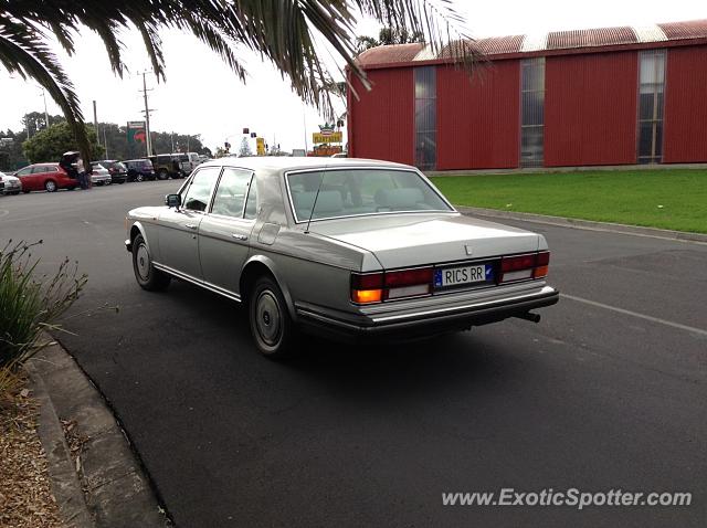 Rolls-Royce Silver Spirit spotted in Auckland, New Zealand