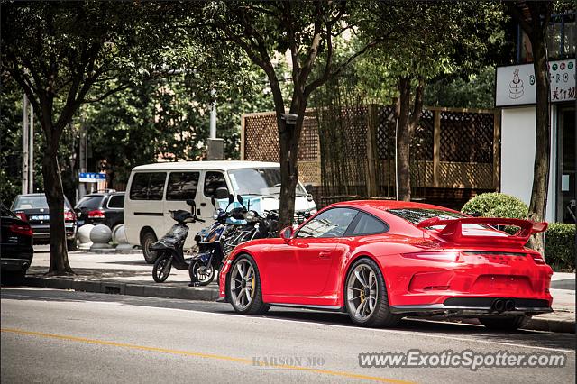 Porsche 911 GT3 spotted in Shanghai, China