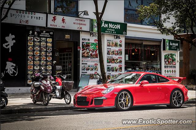 Porsche 911 GT3 spotted in Shanghai, China