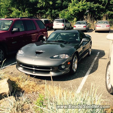 Dodge Viper spotted in Pittsburgh, Pennsylvania