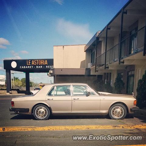 Rolls-Royce Silver Spirit spotted in Longueuil, Canada
