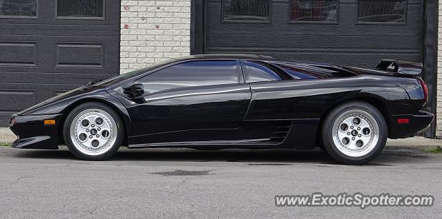 Lamborghini Diablo spotted in Québec, Canada