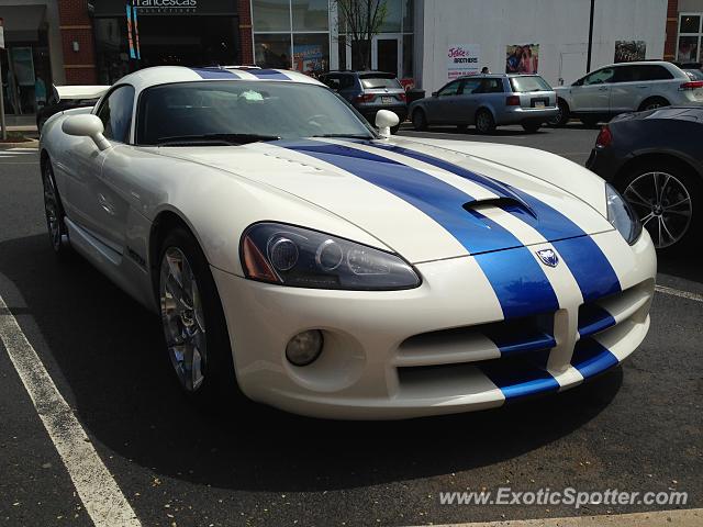 Dodge Viper spotted in Center valley, Pennsylvania