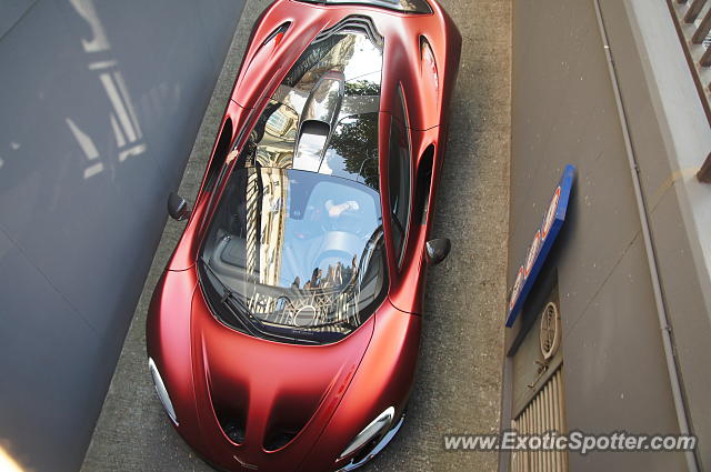 Mclaren P1 spotted in Paris, France