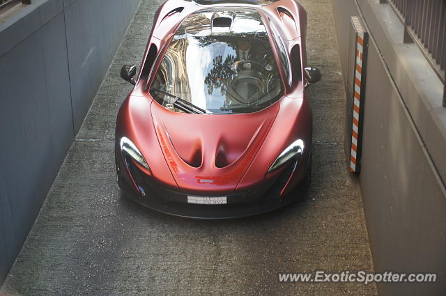 Mclaren P1 spotted in Paris, France