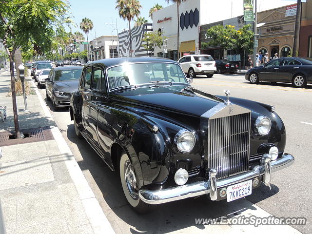 Rolls-Royce Silver Cloud spotted in Beverly Hills, California