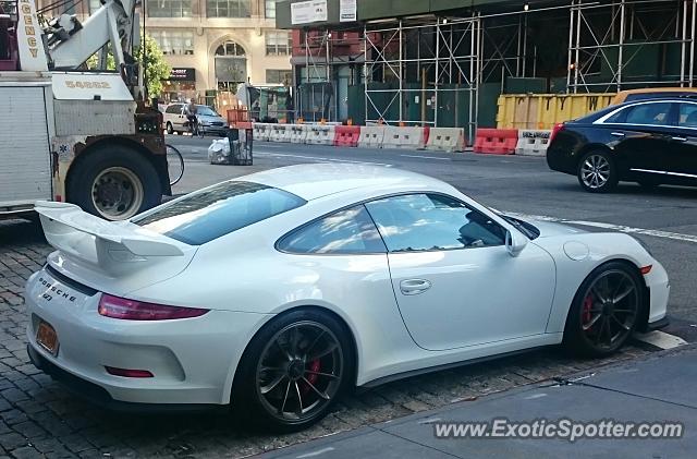 Porsche 911 GT3 spotted in Manhattan, New York