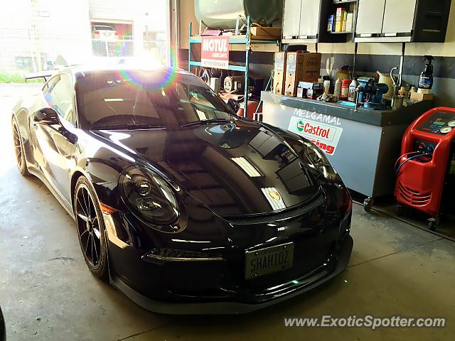 Porsche 911 GT3 spotted in Toronto, Canada