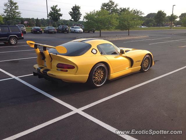 Dodge Viper spotted in Burnsville, Minnesota