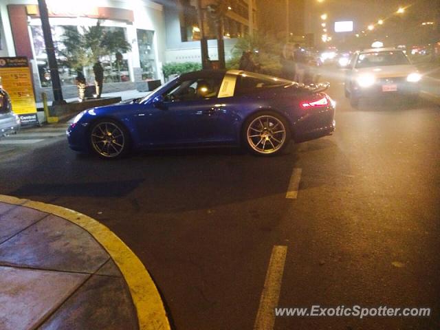 Porsche 911 spotted in Lima, Peru