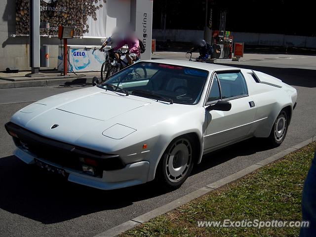 Lamborghini Jalpa spotted in Porto, Portugal