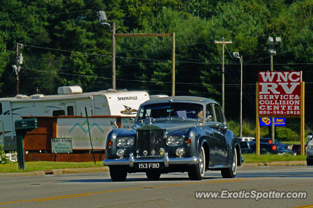 Rolls-Royce Silver Cloud spotted in Arden, North Carolina