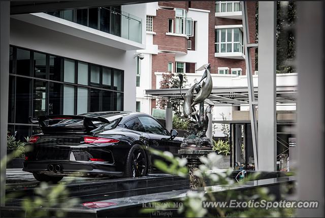 Porsche 911 GT3 spotted in Singapore, Singapore