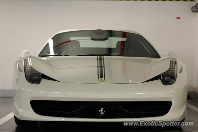 Ferrari 458 Italia spotted in Sopot, Poland