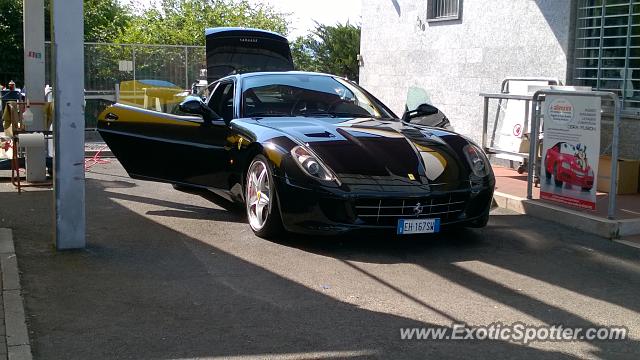 Ferrari 599GTB spotted in Bergamo, Italy