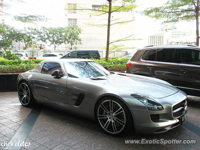 Mercedes SLS AMG spotted in Jakarta, Indonesia