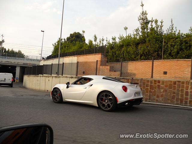 Alfa Romeo 4C spotted in Forlì, Italy