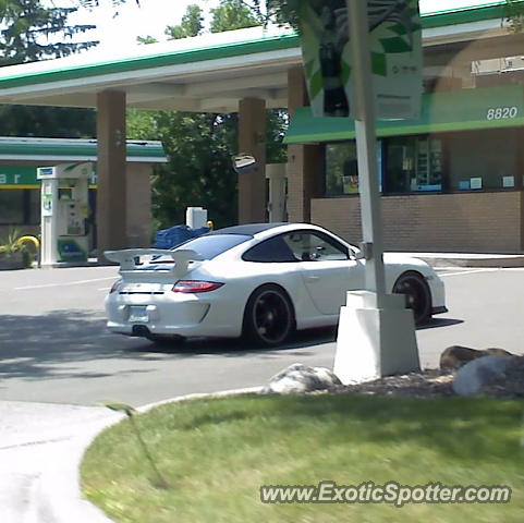 Porsche 911 GT3 spotted in Eden Prairie, Minnesota