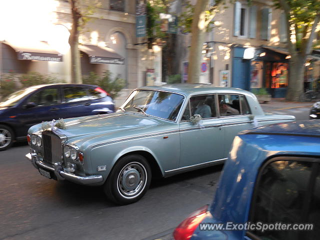 Rolls-Royce Silver Shadow spotted in Saint Rémy, France