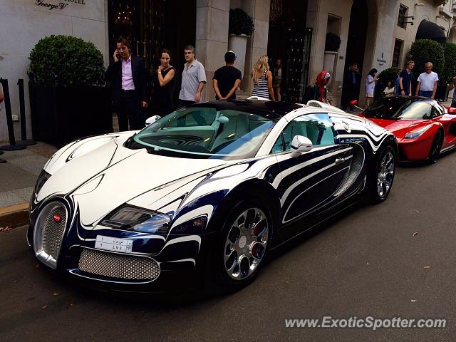 Bugatti Veyron spotted in Paris, France