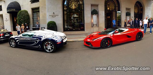 Bugatti Veyron spotted in Paris, France