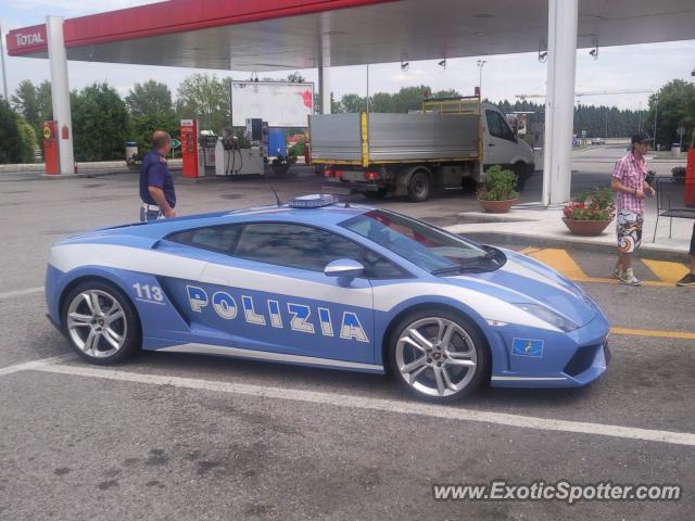 Lamborghini Gallardo spotted in Lago Di Garda, Italy